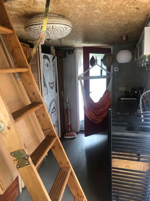 위트레흐트 Tiny House For 2 With Private Garden 아파트 외부 사진